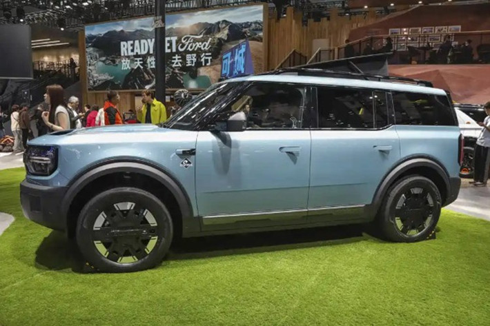 Trái với thông tin ban đầu, mẫu xe SUV Ford Bronco Basecamp không chỉ dành riêng cho thị trường Trung Quốc. Thay vào đó, mẫu xe sản xuất tại Trung Quốc này sẽ dần dần được mở rộng thị trường sang Úc, Đông Nam Á, Trung Đông và Nam Mỹ.