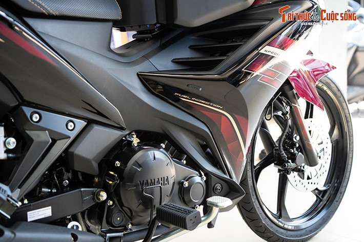 Yamaha 135LC Fi được trang bị động cơ xy-lanh đơn dung tích 135 cc, làm mát bằng dung dịch, kết hợp cùng hệ thống phun xăng điện tử, hộp số 4 cấp. Động cơ này sản sinh công suất tối đa 12,4 mã lực tại 8.000 vòng/phút và mô-men xoắn cực đại 12,2 Nm tại 6.000 vòng/phút.