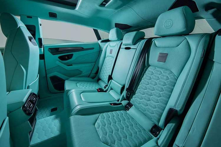 Động cơ điện 192 mã lực giữ nguyên, nhưng động cơ đốt trong được tối ưu để đẩy tổng công suất hệ thống lên 900 mã lực và mô-men xoắn đạt 1.050 Nm.