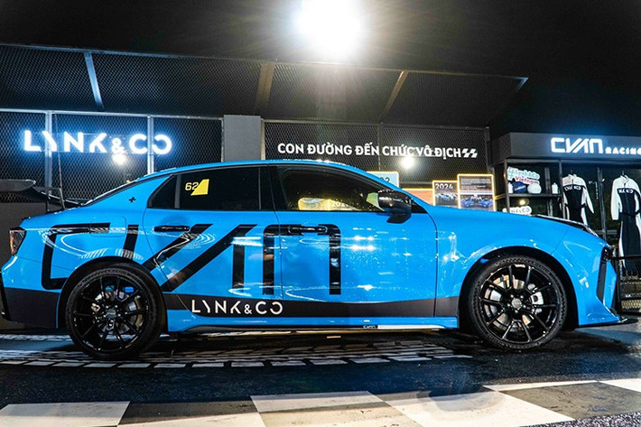 Lynk & Co 03 TCR được chế tạo bởi Geely Group Motorsport và được Cyan Racing sử dụng để thi đấu trong FIA WTCR và TCR World Tour dưới danh nghĩa Lynk & Co Cyan Racing - đây cũng là đội ngũ từng phát triển các xe Volvo và giành chức vô địch WTCC vào năm 2017.