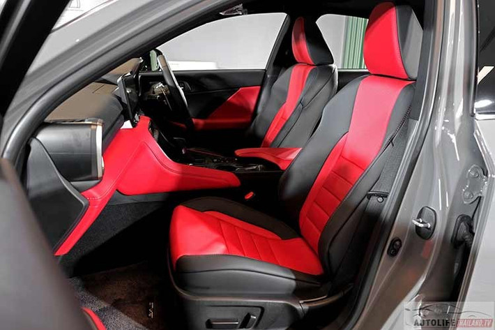 Về kích thước, mẫu xe sang Lexus IS300h 2026 tại Thái Lan giữ nguyên thông số với chiều dài 4.720 mm, rộng 1.840 mm, cao 1.435 mm và trục cơ sở 2.800 mm.