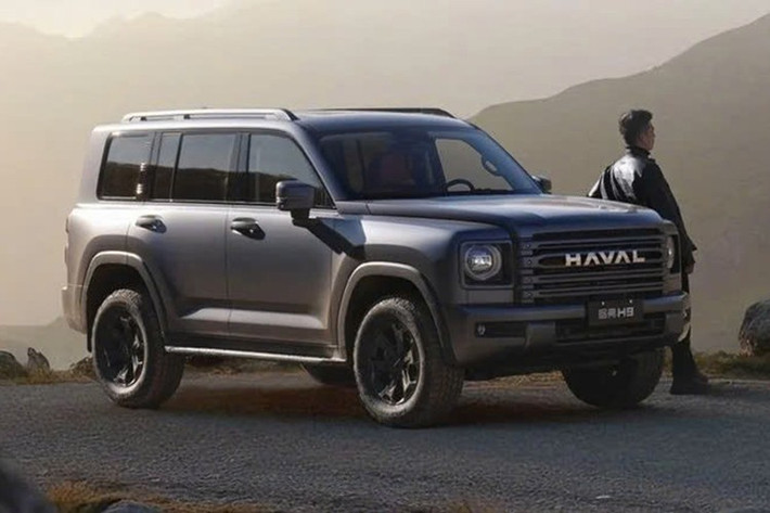 Tại Trung Quốc, xe có giá niêm yết 257.900 nhân dân tệ (khoảng 962 triệu đồng) và giá khuyến mãi giới hạn 232.900 nhân dân tệ (tương đương 868 triệu đồng). Haval H9 Crossing Edition gia nhập phân khúc SUV khung gầm rời cạnh tranh trực tiếp với Fangchengbao Bao 5 của BYD và Beijing BJ60.