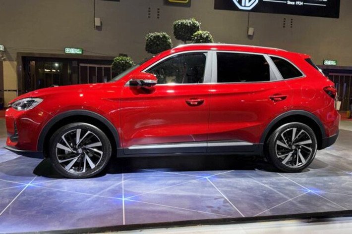 MG ZS 2025 dành cho Philippines sở hữu kích thước và thiết kế tương tự xe đang bán ở châu Âu. Theo đó, xe có chiều dài 4.430 mm và chiều cao giảm 13 mm xuống còn 1.635 mm.