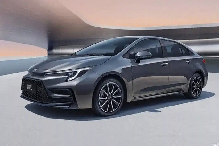 Trong khi đó, Levin L từ GAC Toyota giữ phong cách thể thao hơn, tương đồng với bản Corolla bán ra tại Mỹ. Dù được kéo dài trục cơ sở như bản Corolla của FAW, nhưng về tổng thể, diện mạo Levin L ít khác biệt hơn.