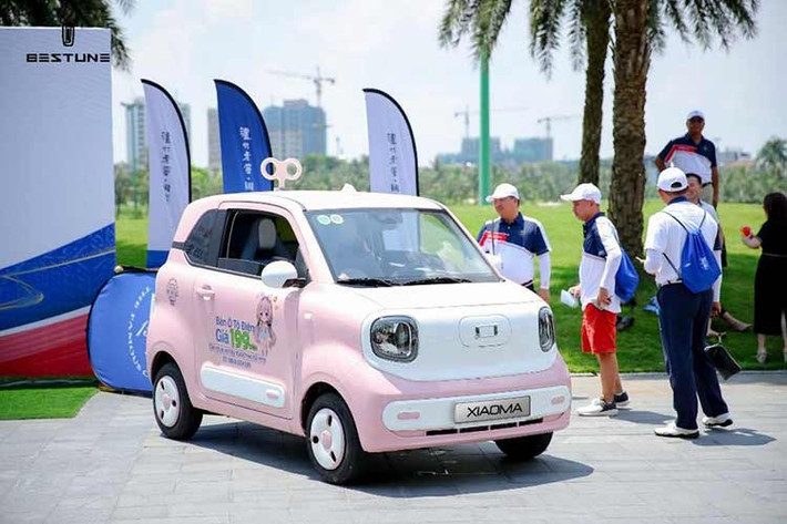 Bestune Xiaoma từ 199 triệu đồng ﻿Bestune Xiaoma hiện là mẫu ôtô điện đến từ Trung Quốc có mức giá bán thấp nhất tại Việt Nam, khởi điểm khoảng 199 triệu đồng. Xe có kích thước nhỏ gọn với chiều dài 3.000 mm, rộng 1.510 mm và cao 1.630 mm. Khoảng sáng gầm xe đạt 130 mm.