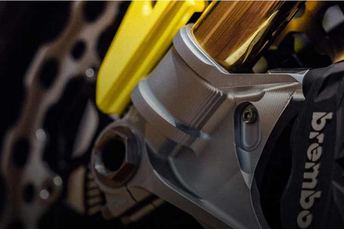 Theo Verge Motorcycles, kiến trúc tấm pin trên xe môtô Verge TS Pro 2026 chạy điện còn cho phép tích hợp các bề mặt làm mát bên trong và bên ngoài, góp phần duy trì hiệu suất và tuổi thọ pin trong điều kiện vận hành cao.