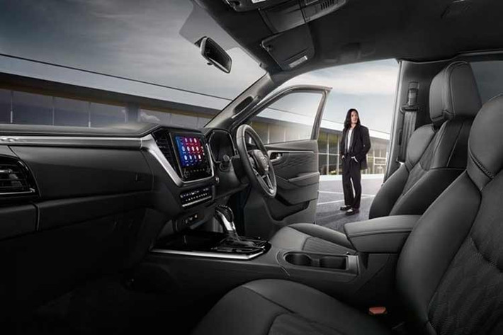 Ngoài ra, Isuzu cũng đang xem xét khả năng phát triển phiên bản PHEV cho mẫu SUV 7 chỗ mu-X, nhằm mở rộng thị trường tại các quốc gia có tiêu chuẩn khí thải nghiêm ngặt.