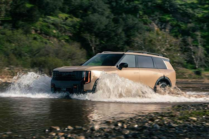 Cụ thể, mẫu crossover cỡ lớn Kia Telluride X-Pro SX Prestige 2027 này có thể lội nước sâu tới 38,6 inch (980 mm), cao hơn mức 37 inch (940 mm) của Ford Bronco Raptor – một trong những mẫu SUV địa hình nổi bật hiện nay.