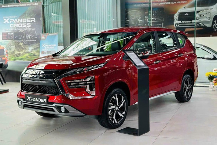 Trong tháng 9, Mitsubishi Xpander - mẫu MPV bán chạy nhất thị trường - được nhận gói hỗ trợ 100% lệ phí trước bạ kèm phiếu nhiên liệu, camera lùi, bảo hiểm vật chất hoặc camera 360 tùy phiên bản.