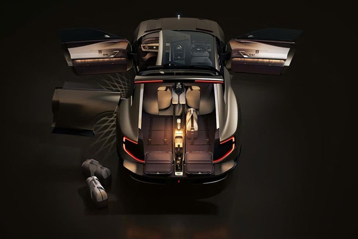 Điểm nhấn đặc biệt nằm ở cụm đèn pha sắc sảo thừa hưởng từ dòng xe siêu hiếm Mulliner Batur, kết hợp cùng những đường gân dập nổi cơ bắp dọc thân xe, tạo nên một tổng thể vừa hiện đại vừa giữ được vẻ quyền quý đặc trưng.