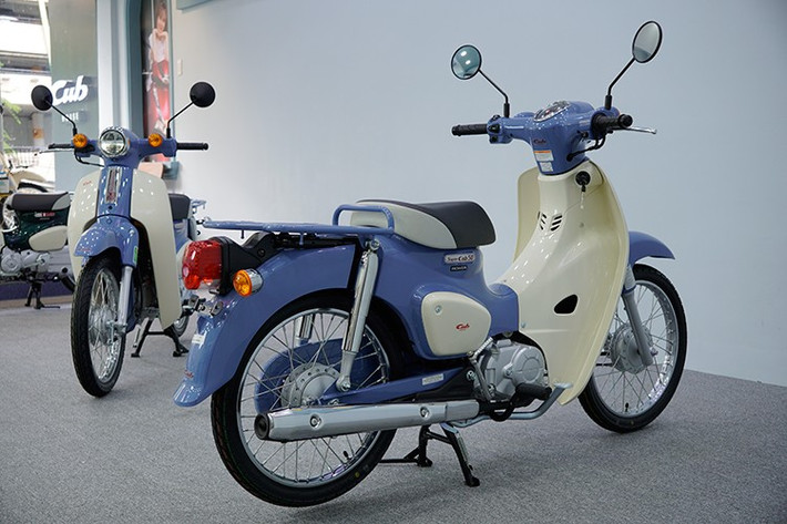 Với số lượng giới hạn và tính biểu tượng cao, giá thực tế của Honda Super Cub 50 Final Edition phiên bản đặc biệt giới hạn tại Việt Nam khả năng sẽ cao hơn đáng kể so với mức niêm yết tại quê nhà Nhật Bản.