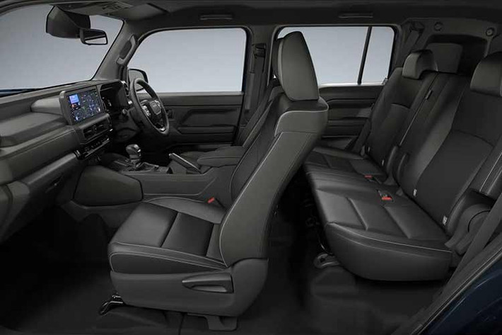 Một động cơ mới hơn sẽ cho phép Toyota tích hợp các công nghệ kiểm soát khí thải tiên tiến hơn, giúp Land Cruiser FJ tiếp tục đáp ứng quy định tại các thị trường khó tính như Nhật Bản trong suốt thập niên 2030. Trong khi đó, động cơ xăng 2.7L vốn đã khá “có tuổi” có thể ngày càng chật vật với các tiêu chuẩn mới.