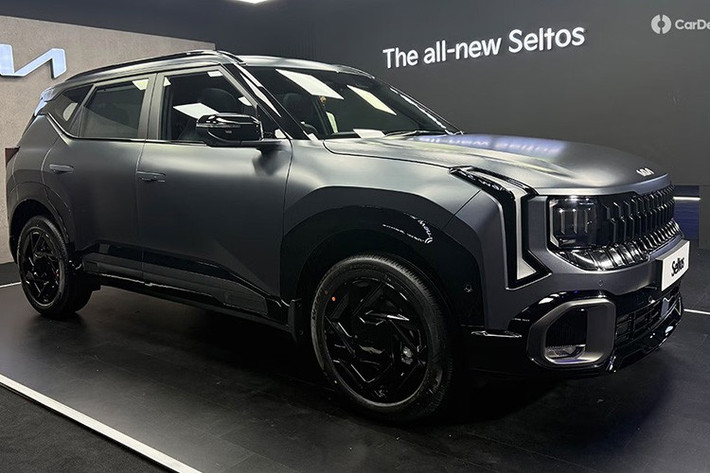 Dây chuyền sản xuất Seltos thế hệ thứ hai sẽ khởi động vào cuối năm nay, trước khi xe chính thức bán ra tại Ấn Độ. Sau đó, Kia sẽ triển khai lần lượt tại Hàn Quốc, Bắc Mỹ, châu Âu và Trung Quốc trong suốt năm 2026. Phiên bản tại Mỹ dự kiến được phân phối dưới tên gọi Seltos 2027.