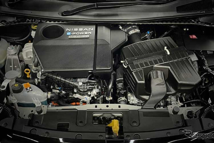 Ngoài ra, còn có một cặp động cơ điện được gắn ở hai đầu xe, tạo ra công suất 201 mã lực và mô-men xoắn 330 Nm (phía trước) và 100 mã lực và mô-men xoắn 195 Nm (phía sau).