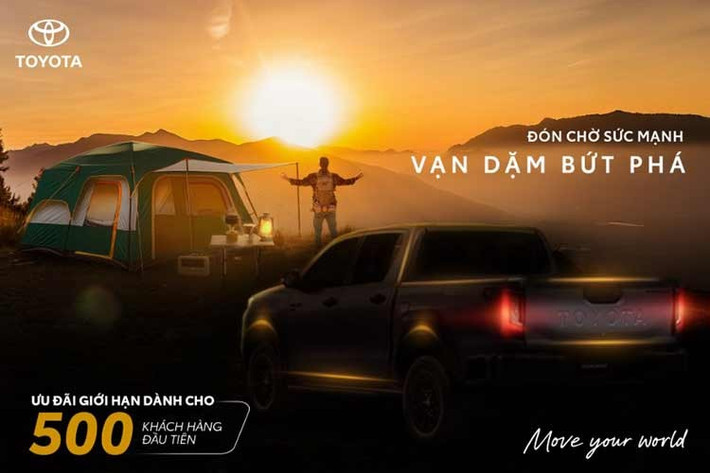 Cụ thể, 500 khách hàng đầu tiên đặt trước Hilux 2026 sẽ nhận được nhiều quyền lợi và quà tặng đi kèm. Trong đó, phiên bản cao cấp nhất được tặng bộ phụ kiện du lịch, còn các biến thể sử dụng dẫn động một cầu sẽ được hỗ trợ bảo hiểm thân vỏ, nhằm gia tăng giá trị sở hữu trong giai đoạn đầu mở bán.