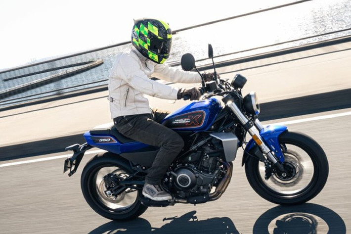 Bộ đôi xe cỡ nhỏ thương hiệu đình đám Mỹ này dễ sử dụng nhưng vẫn giữ chất Harley-Davidson. Cả hai được phát triển hợp tác cùng QJ Motor (Trung Quốc) và phân phối dưới thương hiệu Harley-Davidson chính hãng.