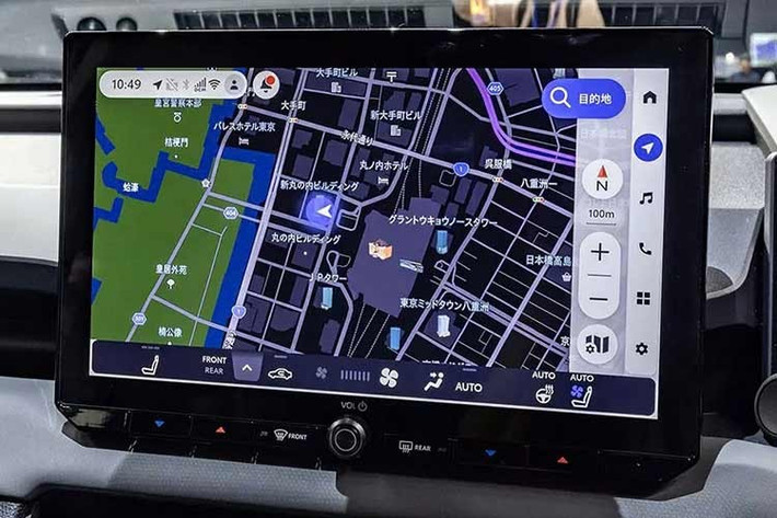 RAV4 sở hữu những trang bị an toàn với phiên bản mới nhất của hệ thống Toyota Safety Sense, bổ sung chức năng dừng xe ở lề đường khi phát hiện biểu hiện bất thường của tài xế (với điều kiện cụ thể).