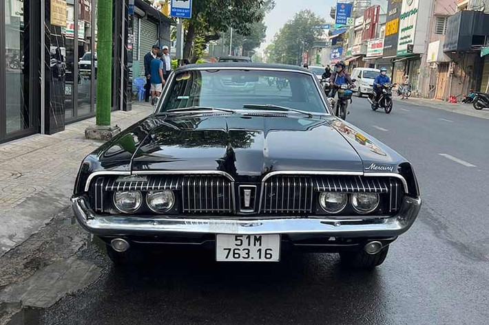 Vào giữa năm 1968, động cơ 289 có tỷ lệ nén thấp hơn lại có sẵn. Một động cơ "Marauder 390P" hai họng được giới thiệu cho các mẫu Cougar không phải GT, có công suất 280 mã lực. Mẫu GT-E mới được giới thiệu với động cơ V8 427 cu in (7,0 L), có công suất 390 mã lực. Là một tùy chọn giữa năm, động cơ 428 Cobra Jet Ram Air được giới thiệu vào ngày 1 tháng 4 năm 1968, có công suất 335 mã lực. Động cơ 428 Cobra Jet đã thay thế động cơ 427 trong GT-E.