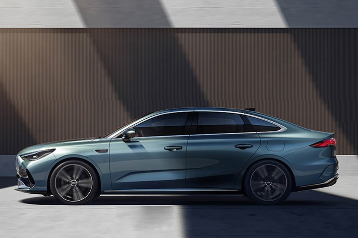 Dự đoán, mức giá xe Geely Galaxy Starshine 6 sẽ rẻ hơn so với "đàn amnh" Starshine 8 được công bố hồi tháng 4, với mức giá dao động từ 81.800 đến 117.800 nhân dân tệ (301,2 - 433,8 triệu đồng).