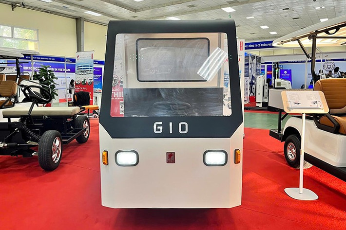 Theo ông Phạm Trung Hưng, Trưởng phòng Phát triển sản phẩm của Thái Hưng Corp, Tano 250 ra đời từ nhu cầu thực tế của người Việt. Xe được trang bị hệ thống phanh từ tự động, lập trình tự phanh khi vận tốc dưới 2 km/h và tăng ga tức thì khi người lái thao tác, giúp vận hành an toàn và tiết kiệm năng lượng.