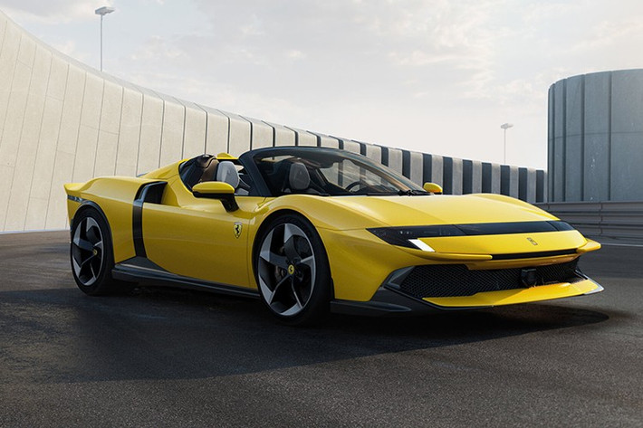 Nhờ tối ưu hóa khối lượng các chi tiết, 849 Testarossa Spider đạt tỷ lệ công suất/trọng lượng tốt nhất trong lịch sử các mẫu xe thuộc danh mục Ferrari, khi mức tăng trưởng hiệu năng vượt bậc không đi kèm với bất kỳ sự gia tăng trọng lượng nào so với SF90 Stradale.