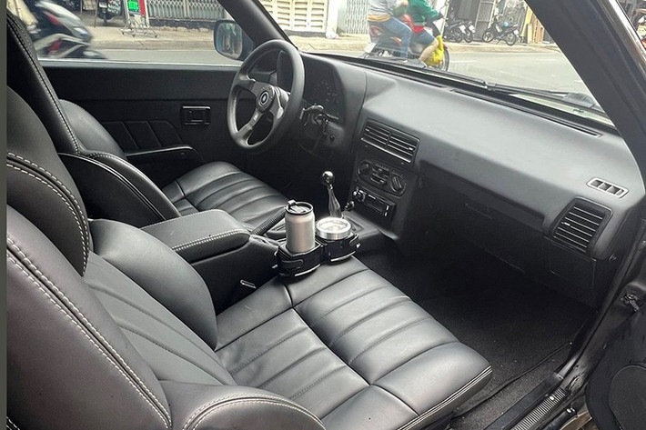 Là dòng xe mang giá trị sưu tầm, Toyota Celica không có mức giá cố định. Trên thị trường xe cũ, các đời Celica trước đây thường được rao bán với giá hơn 300 triệu đồng, tùy tình trạng và cấu hình.