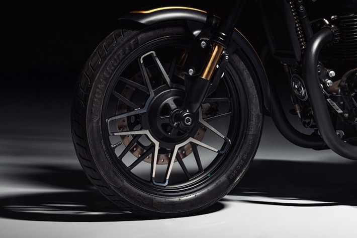 Đợt phát hành chỉ giới hạn 100 chiếc, mỗi chiếc được đánh số riêng biệt và phân phối tại các thị trường Ấn Độ, Châu Âu, Bắc Mỹ cùng khu vực Châu Á – Thái Bình Dương.