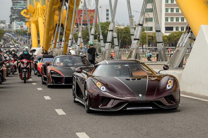 Một phần nữa là sau khi đã nghiên cứu để McLaren Senna và Koenigsegg Regera ra biển số Việt Nam sau khi về Campuchia, nhưng điều này là không thể nên 2 vợ chồng vẫn quyêt tâm để McLaren Senna và Koenigsegg Regera đi đi về về giữa Việt Nam và Campuchia.