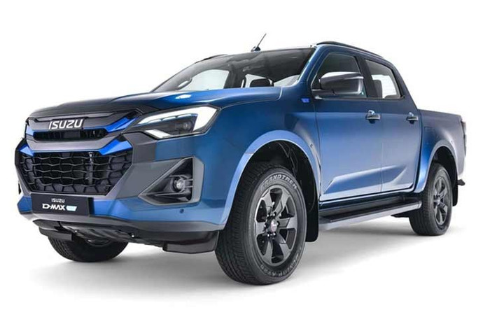 Isuzu đã chính thức công bố giá bán chi tiết cho mẫu bán tải thuần điện D-Max EV tại Thái Lan với giá bán 1,591 triệu baht (tương đương 1,28 tỷ đồng). Mẫu xe được sản xuất tại nhà máy Samrong (Thái Lan) và đi kèm gói bảo dưỡng định kỳ trong 5 năm hoặc 100.000 km.