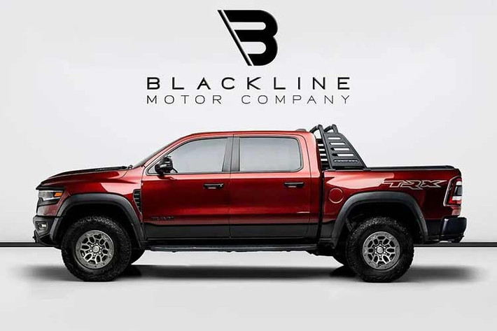 Được hoàn thiện với màu Đỏ Delmonico, chiếc siêu bán tải Ram 1500 TRX Final Edition đặc biệt này sở hữu rất nhiều trang bị cao cấp, bao gồm hệ thống thông tin giải trí 12 inch, hệ thống âm thanh Harman Kardon, nội thất bọc da...