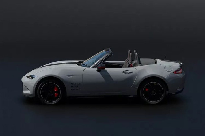 MX-5 Spirit Racing Roadster 2026 được sản xuất dành riêng cho thị trường nội địa Nhật Bản và có hai phiên bản, gồm bản tiêu chuẩn và bản 12R với nhiều cải tiến về hiệu suất.