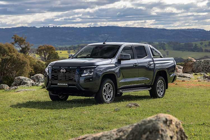 Bộ vi sai trung tâm này cho phép sử dụng chế độ 4H trên mặt đường khô ráo, cho phép trục truyền động trước và sau quay với tốc độ khác nhau. Navara 2026 dự đoán cũng sẽ ra mắt ngay trong đầu năm 2026 này.