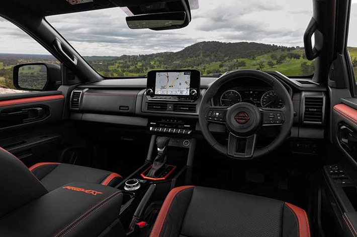 Ra mắt rầm rộ vào tháng 11/2025, Nissan Navara 2026 dự kiến ​​cũng sẽ đến tay các đại lý vào cuối quý đầu tiên. Tại Úc và New Zealand, mẫu xe bán tải cỡ trung này sẽ được trang bị hệ thống treo được tinh chỉnh riêng bởi Premcar.