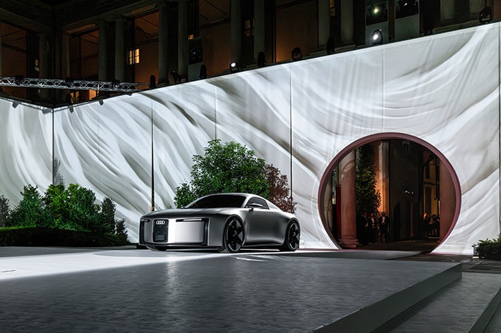 Lấy cảm hứng từ chủ đề “Strive for Clarity” (Phấn đấu vì sự rõ ràng), Audi giới thiệu hướng tiếp cận thẩm mỹ tối giản nhưng vẫn đầy cảm xúc, hứa hẹn sẽ định hình ngôn ngữ thiết kế cho toàn bộ các dòng xe trong tương lai.