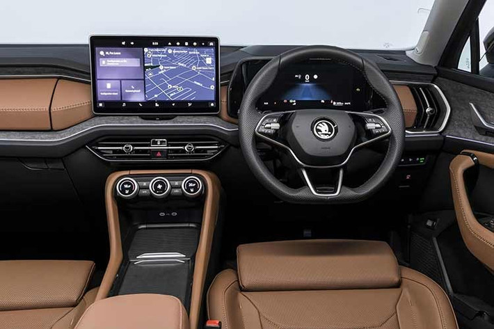 Với những con số công bố về tiêu thụ nhiên liệu, đây là những con số cực kỳ ấn tượng đối với một mẫu SUV có thân hình bề thế như Kodiaq Select mHEV 2026, đáp ứng đúng thị hiếu của những gia đình đề cao tính kinh tế trong bối cảnh giá nhiên liệu biến động.