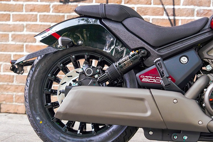 Ngoài ra, mẫu xe này còn có hệ thống kiểm soát lực kéo (TCS), ly hợp chống trượt (Slipper Clutch), hệ thống chống bó cứng phanh ABS trên cả hai bánh, kiểm soát hành trình… cùng mâm đúc hợp kim kích thước 16 inch đa chấu.