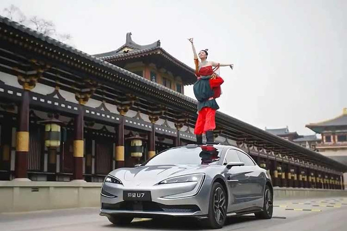 Chưa hết, Yangwang U7 2026 còn được trang bị hệ thống lái thông minh “God’s Eye A” (DiPilot 600). Hệ thống hỗ trợ dẫn đường này hoạt động không phụ thuộc vào bản đồ với độ chính xác cao.