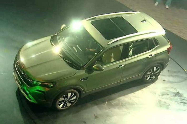 An toàn tiếp tục là điểm mạnh của Kushaq mới. Mẫu SUV này đã đạt chứng nhận an toàn 5 sao trong thử nghiệm va chạm và còn được trang bị các tính năng như gạt mưa tự động. Ở các bản cao cấp hơn, Skoda Kushaq 2026 sở hữu ghế sau có chức năng massage như xe sang, cửa sổ trời toàn cảnh cỡ lớn hơn, bảng đồng hồ kỹ thuật số 10,25 inch, màn hình giải trí trung tâm 10,1 inch...