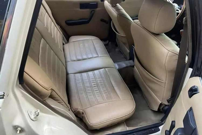 Động cơ LPG 1,8 lít được thay thế bằng phiên bản 2 lít. Vào tháng 12/1986, hai phiên bản đặc biệt đã xuất hiện: chiếc 1800 GR Saloon được trang bị tốt (gương chiếu hậu gập điện, khóa cửa và cửa sổ điện, v.v.) và chiếc Hardtop Grande Twin Cam 24 Limited (được trang bị rất tốt, chỉ có sẵn với hộp số tự động bốn cấp).