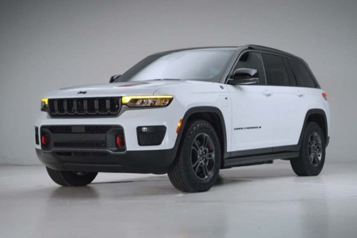 Công nghệ TJI được xem là “bí quyết” đằng sau những cải thiện ấn tượng này. Cụ thể, hệ thống sử dụng một buồng đốt phụ nhỏ dạng “cốc” nằm phía trên mỗi xi-lanh, nơi diễn ra quá trình đánh lửa đầu tiên. Ngọn lửa sau đó lan nhanh vào buồng đốt chính, giúp nhiên liệu cháy triệt để hơn, tạo ra công suất lớn hơn mà vẫn giảm được lượng nhiên liệu tiêu thụ.