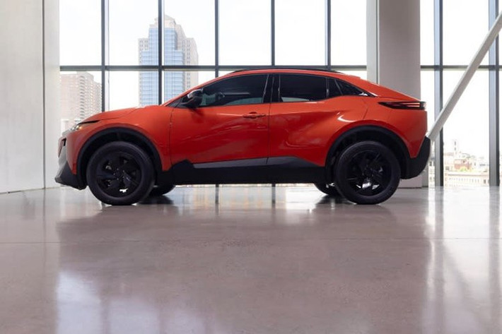 Uncharted được ra mắt đầu tiên tại thị trường Mỹ và sẽ trở thành mẫu SUV điện nhỏ nhất của Subaru khi chính thức bán ra vào đầu năm 2026. Khách hàng sẽ có ba phiên bản để lựa chọn, bao gồm Premium FWD, Sport và GT.