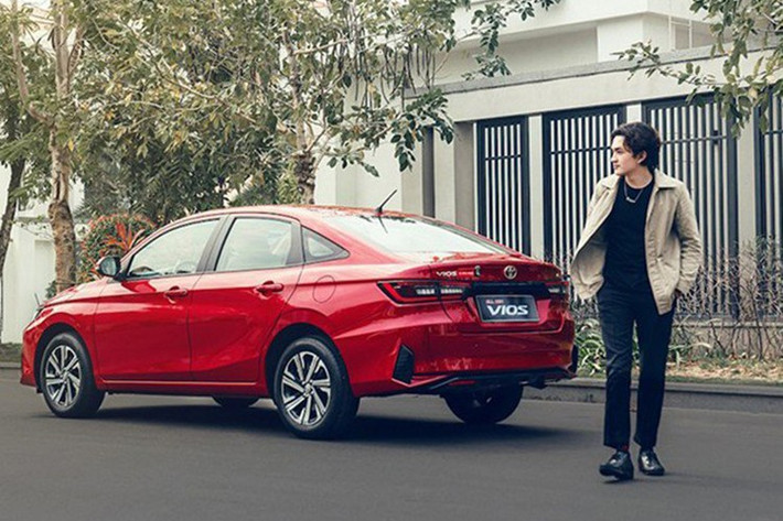 Mẫu xe sedan Toyota Vios đang bán tại Việt Nam hiện vẫn đang là thế hệ cũ. Nếu hãng xe Nhật đưa Vios hybrid về nước, đây có thể sẽ là mẫu sedan hạng B hybrid đầu tiên trong phân khúc.