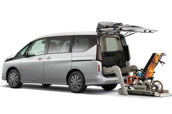 Về an toàn, xe được bổ sung hệ thống nhắc nhở kiểm tra hàng ghế sau (Rear Seat Occupant Reminder), giúp tài xế tránh việc bỏ quên hành khách hoặc hành lý trong cabin – một tính năng nhân văn và thiết thực cho dòng xe gia đình.