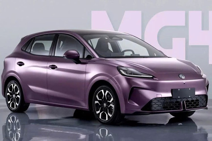 MG vừa chính thức giới thiệu phiên bản nâng cấp của dòng xe điện MG4 dành cho thị trường Trung Quốc. Theo kế hoạch, xe sẽ được nhận cọc ở thị trường nội địa vào tháng 8 và bắt đầu bán ra từ ngày 5/9 tới đây. Giá của xe hiện vẫn chưa được công bố.