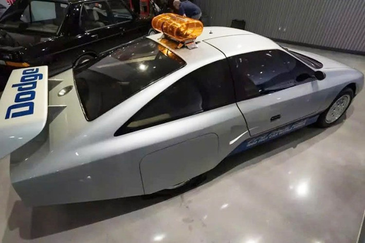 Chủ sở hữu bộ sưu tập, Larry Klairmont, đã qua đời trong đại dịch COVID-19 ở tuổi 94, và con trai ông đã tiếp quản.