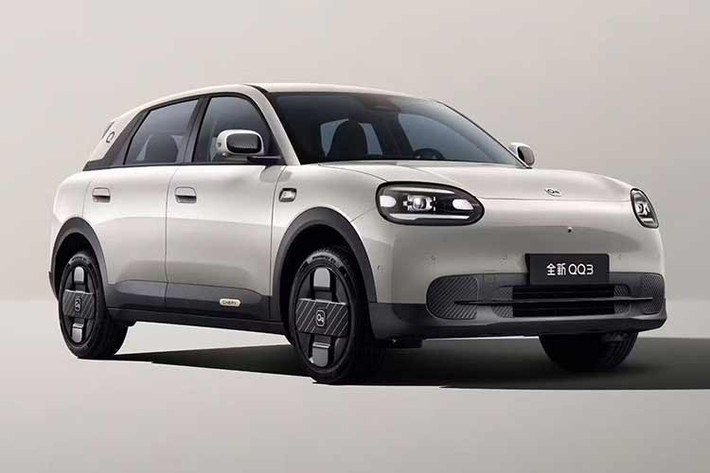 Ngoài ra, Chery QQ3 EV 2026 hoàn toàn mới tại Trung Quốc còn hỗ trợ chức năng cấp điện ra ngoài V2L với công suất 3,3 kW và 6,6 kW. Xe cũng được trang bị hệ thống treo sau độc lập đa liên kết nhằm cải thiện độ êm ái và khả năng vận hành trong khi bán kính quay đầu tối thiểu đạt 5,2 m.