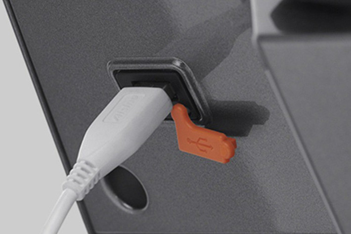 Khung xe của S09R được chế tạo từ thép carbon chất lượng cao, mang lại độ cứng vững cần thiết trong quá trình vận hành. Xe được trang bị giảm xóc trước ống lồng và giảm xóc sau lò xo đôi tạo sự ổn định cho quá trình vận hành hàng ngày.