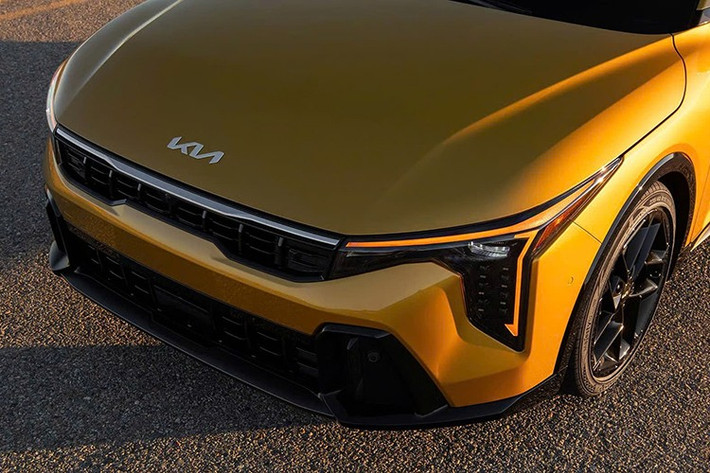 Hai phiên bản GT-Line và GT-Line Turbo được tăng cường thêm các chi tiết ngoại thất riêng biệt, cùng với hệ thống treo thể thao giúp xe vận hành linh hoạt hơn và mang lại cảm giác lái chính xác.