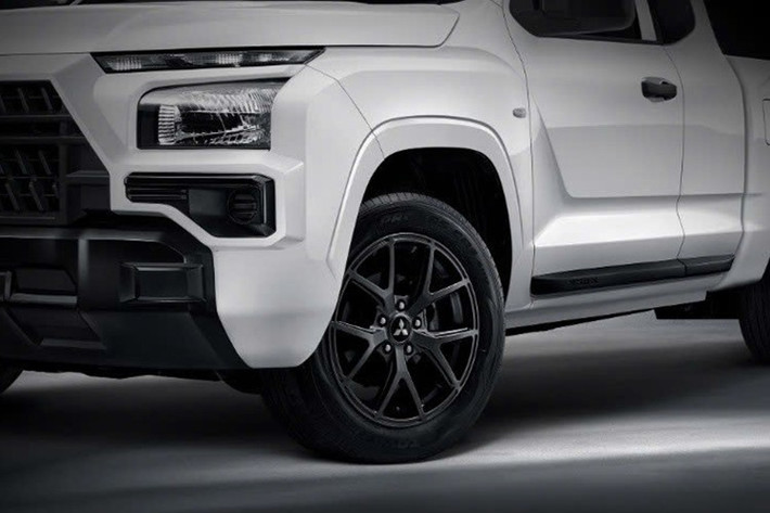 Triton thế hệ hiện tại được ra mắt từ năm 2023. Nếu đúng chu kỳ, một bản nâng cấp lớn có thể xuất hiện vào năm 2027. Khi đó, những thay đổi về thiết kế và công nghệ có thể giúp Triton tăng sức cạnh tranh trước các đối thủ cùng phân khúc.