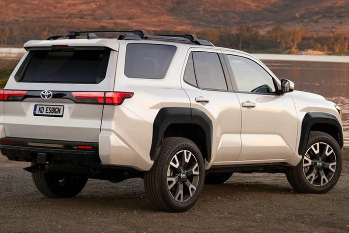 Vô lăng thiết kế mới lấy cảm hứng từ Land Cruiser Prado, trong khi cụm đồng hồ truyền thống được thay bằng bảng đồng hồ kỹ thuật số hoàn toàn. Cần số có thiết kế to bản, đi kèm núm xoay chọn chế độ lái ở các phiên bản 4WD. Trên táp-lô phía ghế phụ cũng có dòng chữ "TOYOTA" tạo điểm nhấn.